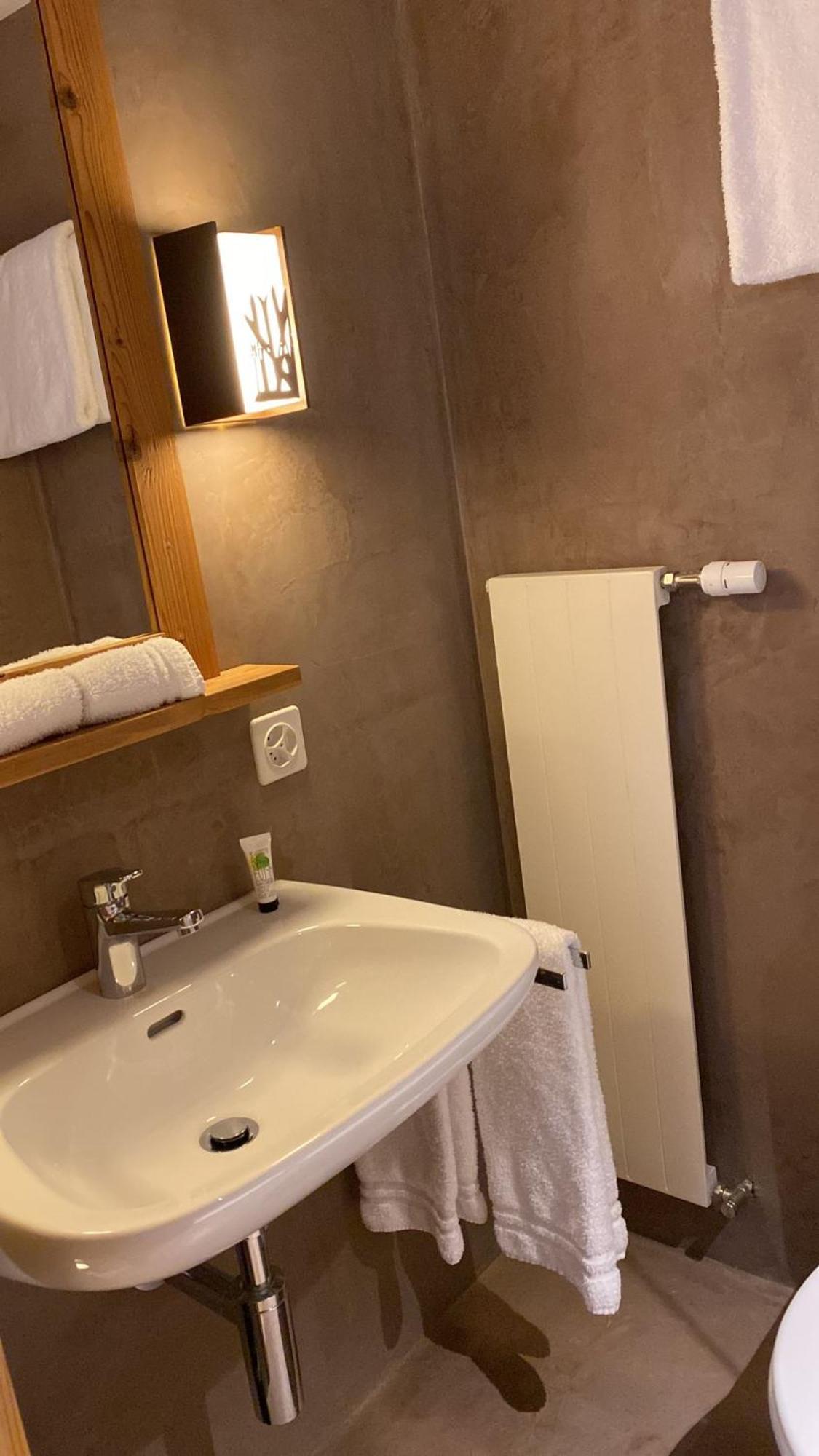 Hotel Sanetsch Gsteig ภายนอก รูปภาพ