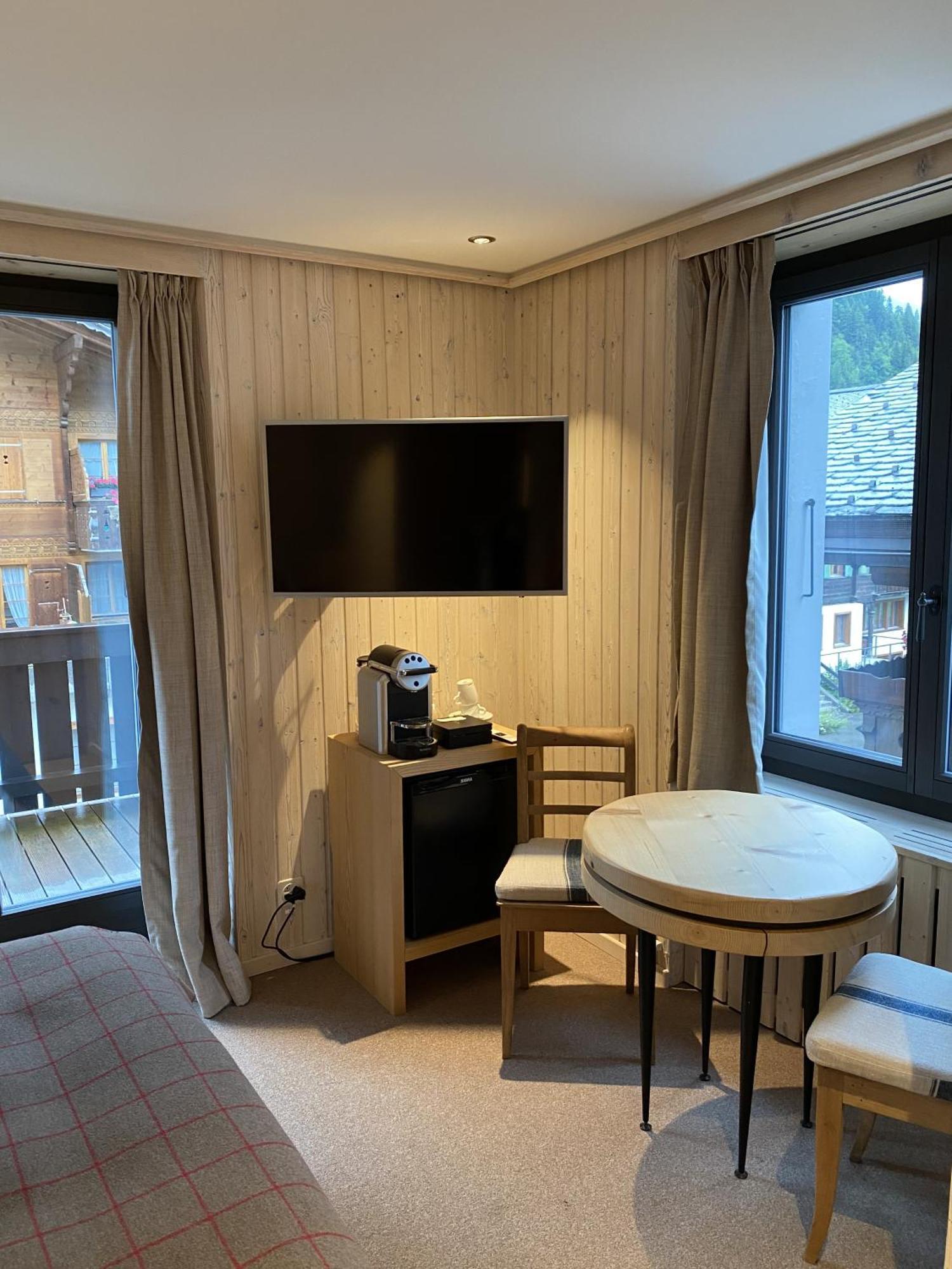 Hotel Sanetsch Gsteig ภายนอก รูปภาพ